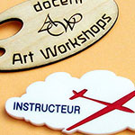 badges speciale vorm hout en acrylaat