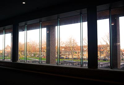 speelhuislaan gezien vanaf busperron station breda